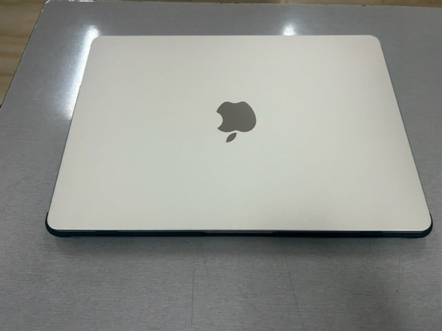 Apple 13in MacBook Air  M4 Chip 10 Core GPU 8 Core GPU 256GB SSD 16GB RAM  A3240 Starlight (MW0Y3X/A)