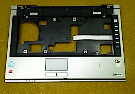 Toshiba Satellite M50 PSM53A-02M003 Palmrest and Touchpad